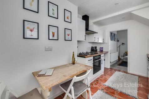Kitchen / Dining Area