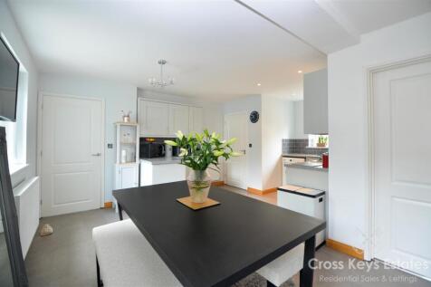 Kitchen/Dining Area