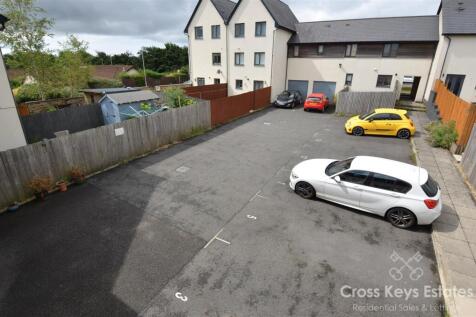 Allocated Parking And Communal Park