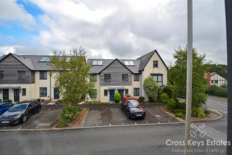 Allocated Parking And Communal Park