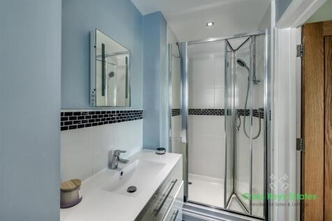 Principle En-suite Shower Room