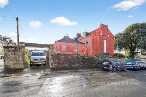 Garden &amp; Parking