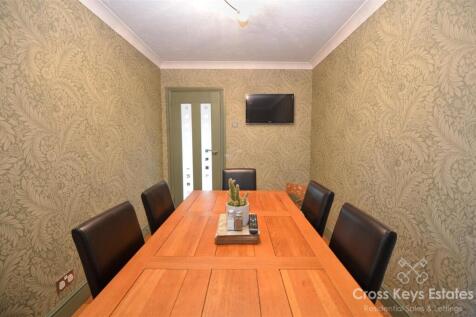 Bedroom 4 / Dining Room