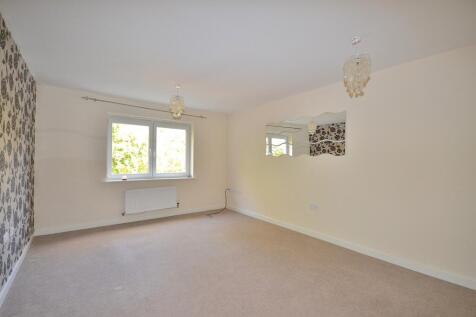 38 Tork Way Louge.JP