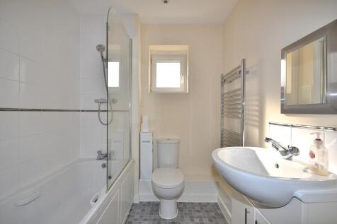 38 Tork Way Bathroom