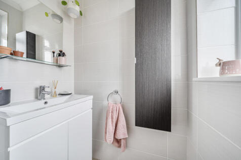 1363272-8-68e7dcf...