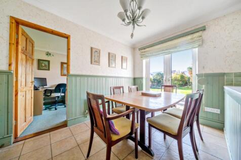 1372341-13-68ff4f563f4dc