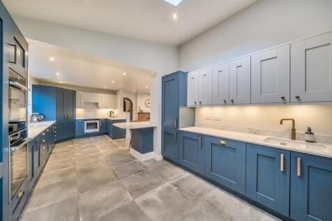 1383098-10-691dd81d332c8