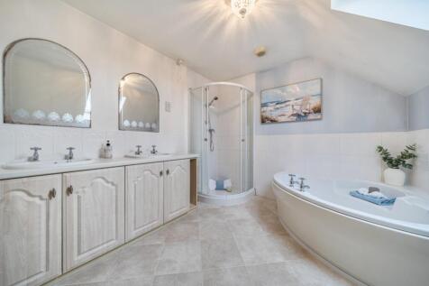 1383098-24-691de087b7eb3