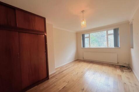 Rousebarn Lane - Bed 1a.jpg