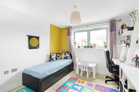 Southam Mews - Bed 2.jpg