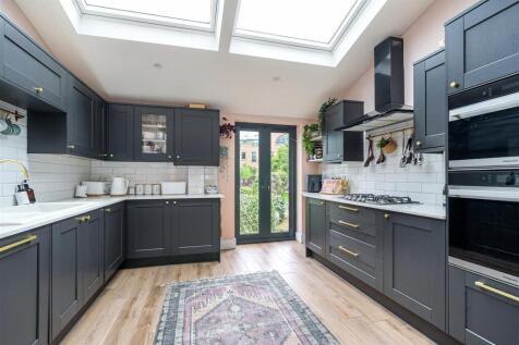 Harefield Road - Kitchen.jpg