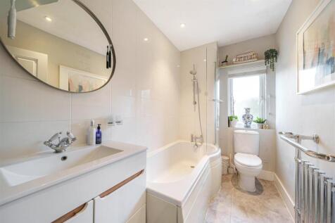 Harefield Road - Bathroom.jpg