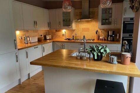 Kitchen 1.jpg