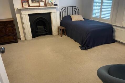 Front bedroom.jpg