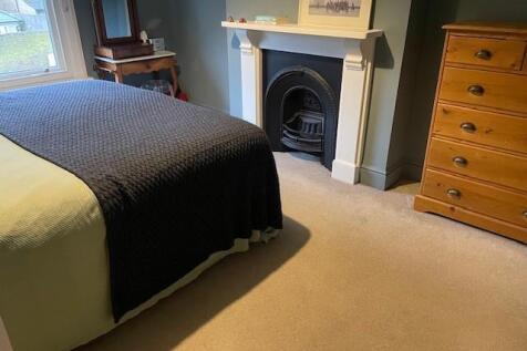 Back bedroom 1.jpg