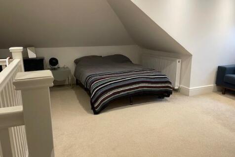 Loft bedroom 1.jpg