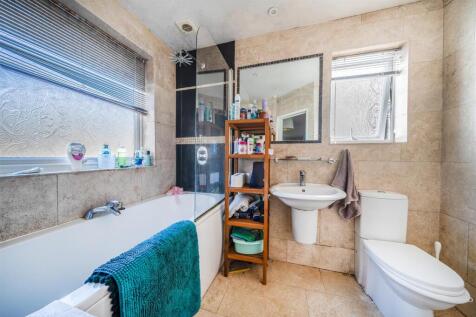 Watford Road - Bathroom.jpg