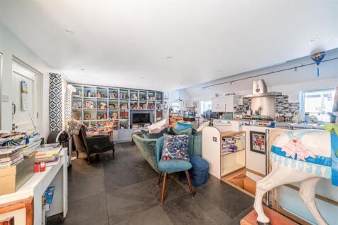 Southview - Lounge kitchen.jpg