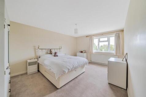 Alexandra Road - Bed 1.jpg