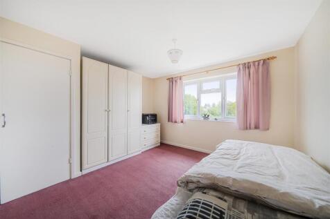 Alexandra Road - Bed 2.jpg