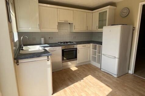 Kitchen 2.jpg