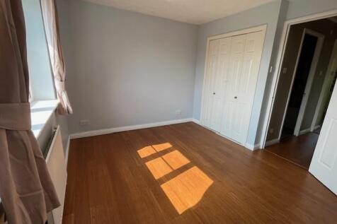 Bedroom1 2.jpg