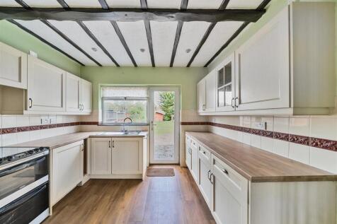 236 kitchen3.jpg