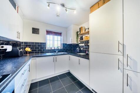 Kitchen 2.jpg