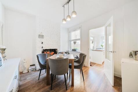 Dining room 2.jpg