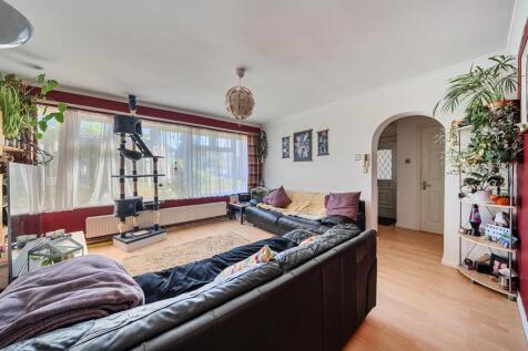 Grove Crescent - Lounge 4.jpg