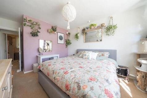 Grove Crescent - Bed 1.jpg