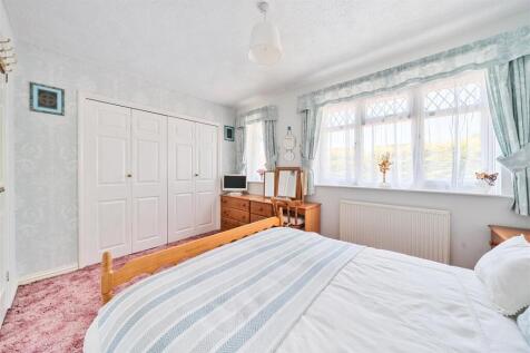 Manor Way - Bed 1.jpg