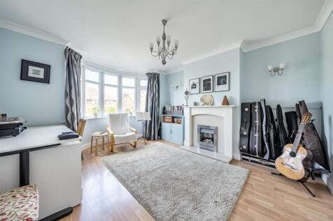 Canterbury Way -  Lounge.jpg