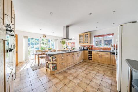 Canterbury Way -  Kitchen (2).jpg