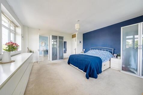 Canterbury Way -  Bed 1.jpg