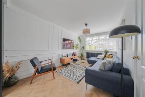 Winchester Way - Lounge 3.jpg