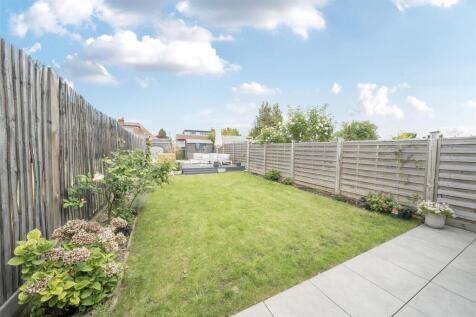 Winchester Way - Garden 1.jpg