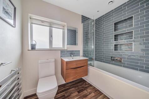 Dulwich Way - Bathroom.jpg