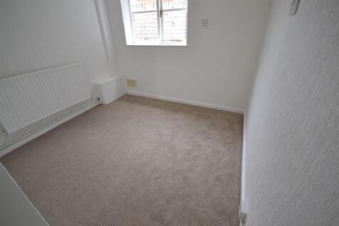 Bedroom 4.JPG