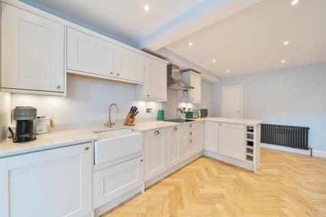 New Road - Kitchen (2).jpg
