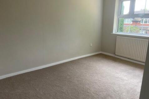 Bedroom 1.jpg