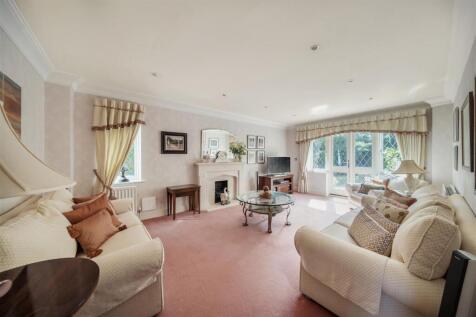 Warwick Mews - Lounge.jpg