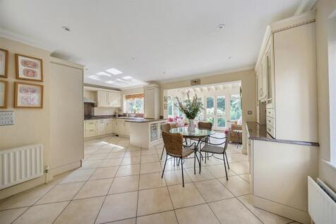 Warwick Mews - Kitchen - Diner 1.jpg