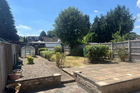 Rousebarn Lane - Garden 1.jpg