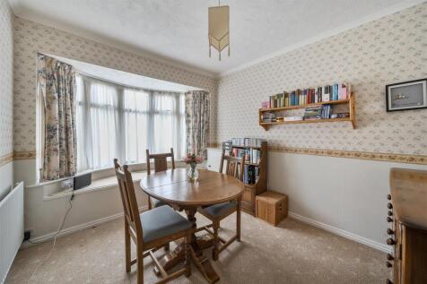 Links Way - Bed 3 Dining Room.jpg
