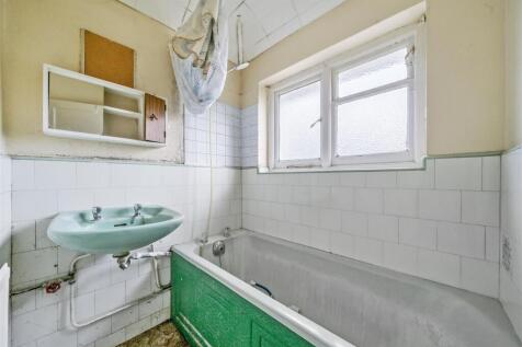 Canterbury Way - Bathroom.jpg