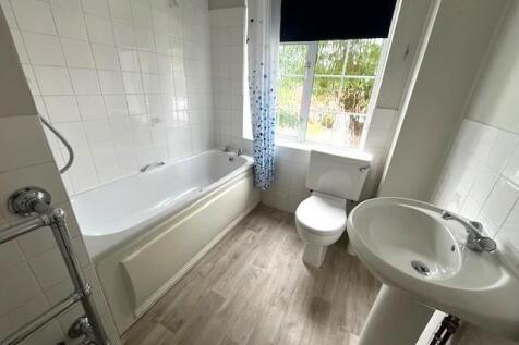 Family bathroom.jpg