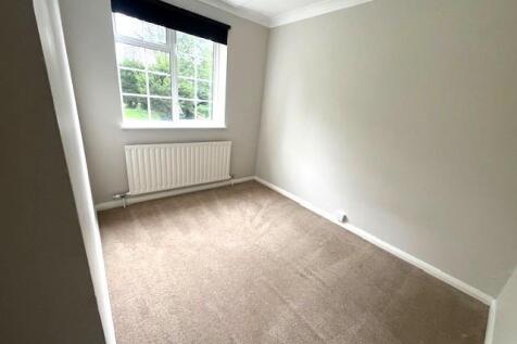 Bedroom back small.jpg