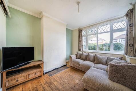 Barton Way - Lounge 1.jpg